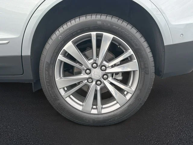 Used 2025 Silver Cadillac Premium Luxury image 9