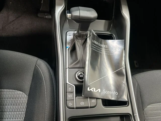 New 2026 Glacial White Pearl Kia LX image 21