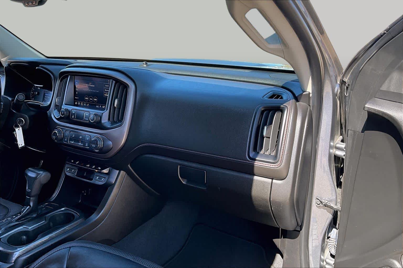 Used 2019 Satin Steel Metallic GMC 4WD All Terrain w/Leather image 17