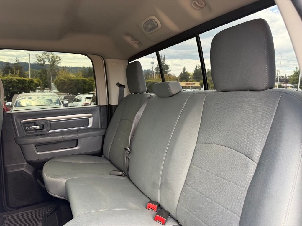 Used 2016 Bright White Clearcoat Ram SLT image 29
