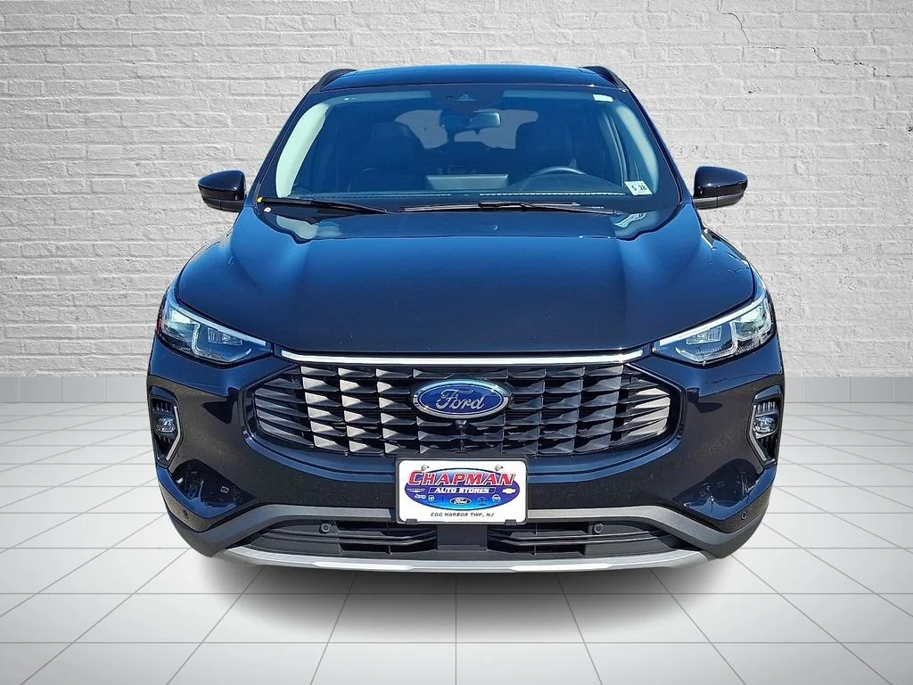 Certified Used 2023 Black Metallic Ford Platinum image 3