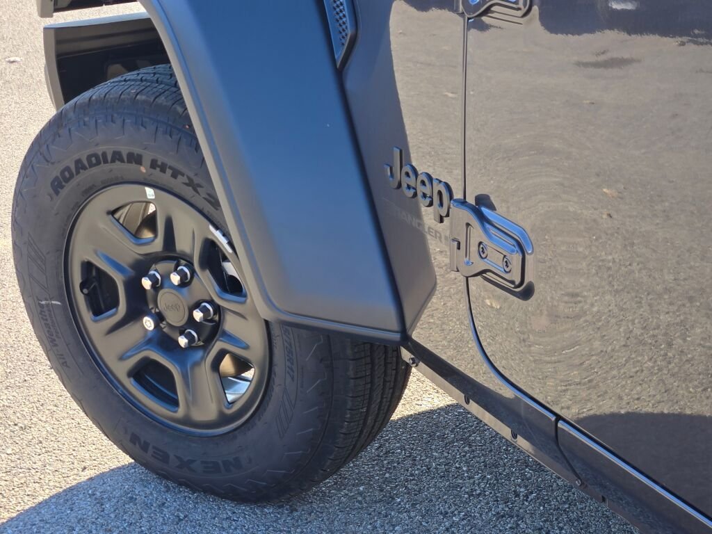 New 2026 Granite Crystal Metallic Clear-Coat Exterior Paint Jeep Sport image 17