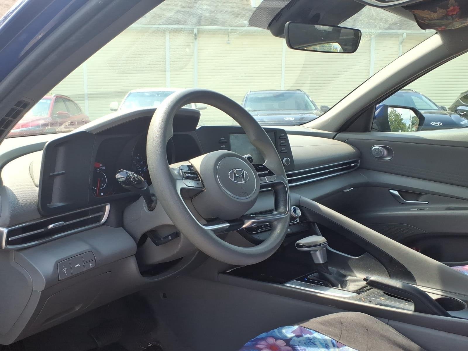 2021 Hyundai Elantra SEL - Photo 21