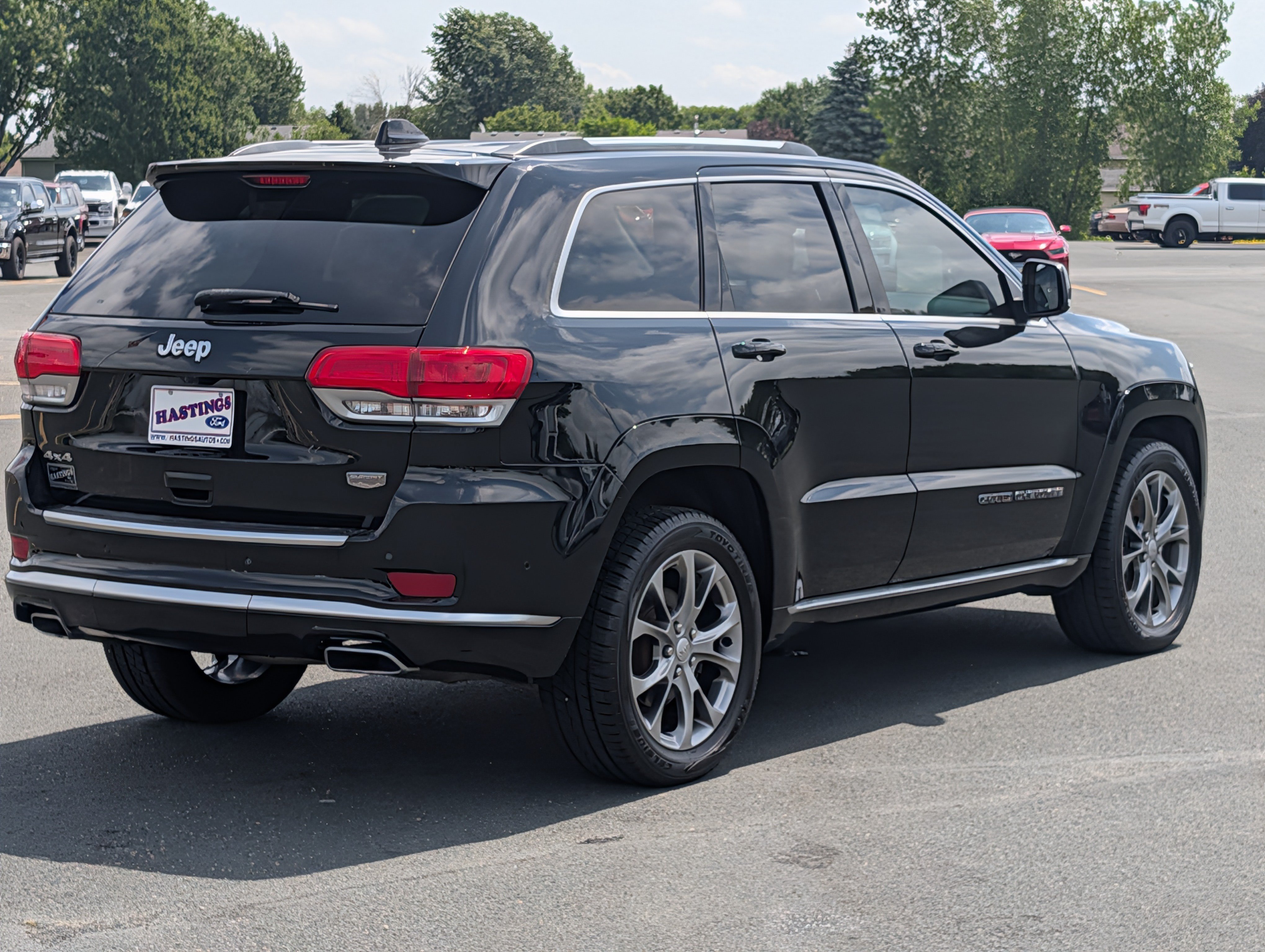Used 2019 Diamond Black Crystal Pearlcoat Jeep Summit image 5