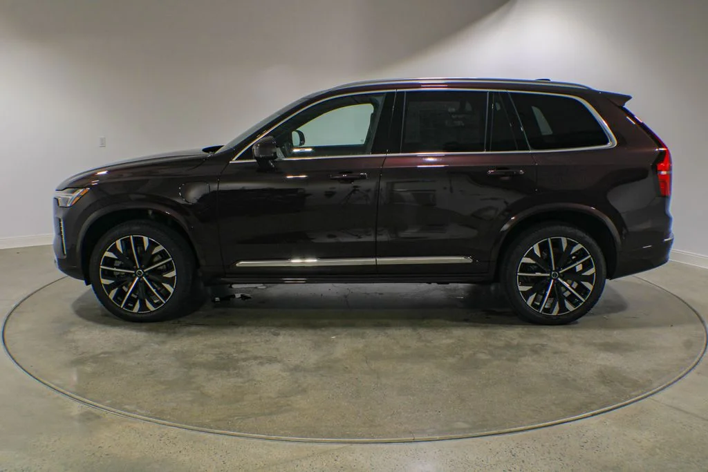 New 2026 Red Metallic Volvo T8 Plus image 2