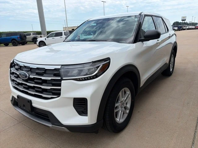 New 2026 Star White Metallic Tri-Coat Ford Active 100A image 27