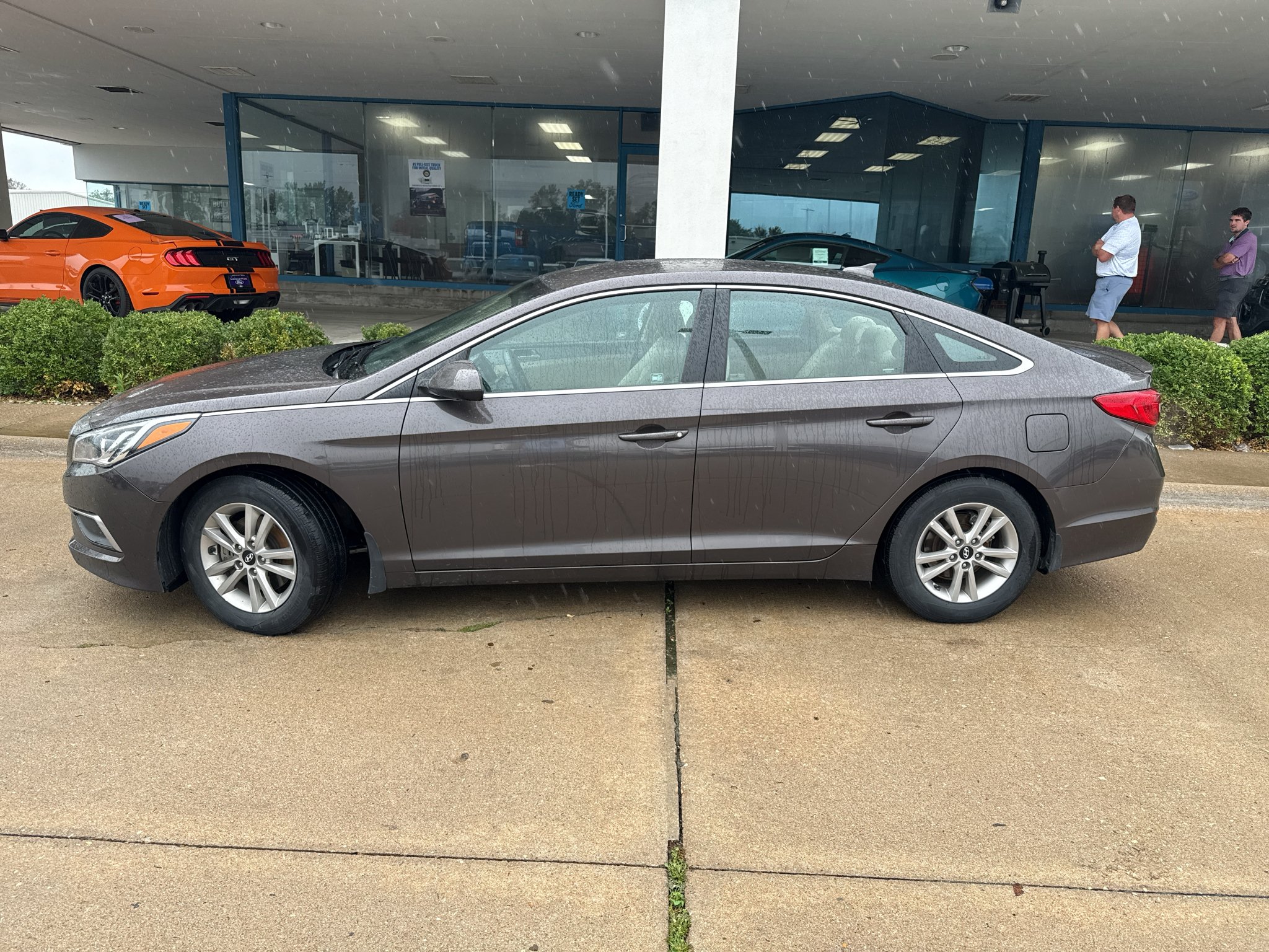 Used 2016 Dark Truffle Hyundai 2.4L SE image 9