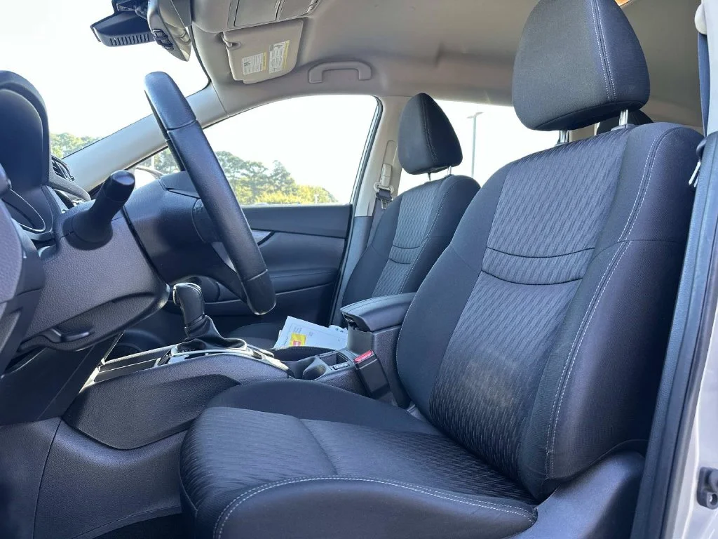 Used 2019 Silver Nissan SV image 23