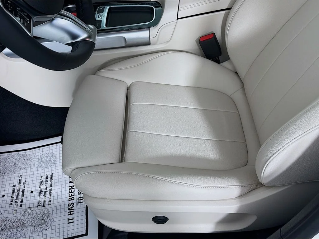 Certified Used 2025 Polar White Mercedes-Benz GLB 250 image 19