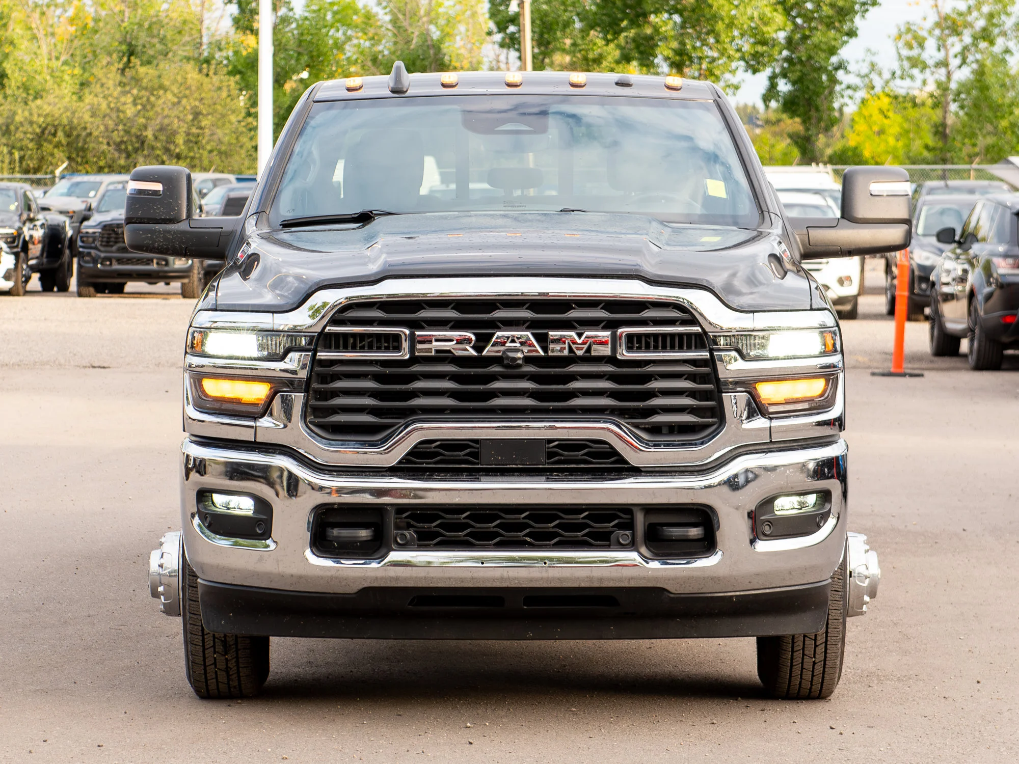 Used 2026 Black RAM Tradesman* | Crew Cab | Less than 2,000 KM | Level 2 Equip Group | 5th Wheel/Gooseneck Prep | image 8
