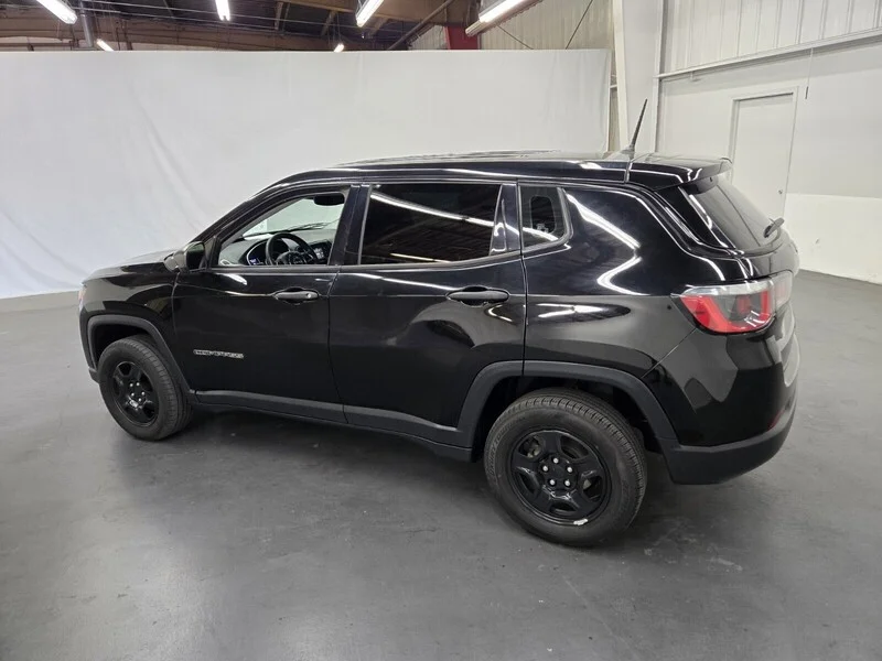 Used 2018 Diamond Black Crystal Pearlcoat Jeep Sport image 3