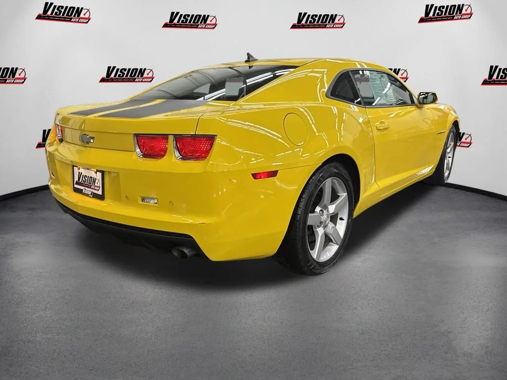 Used 2011 Yellow Chevrolet 2LT image 5