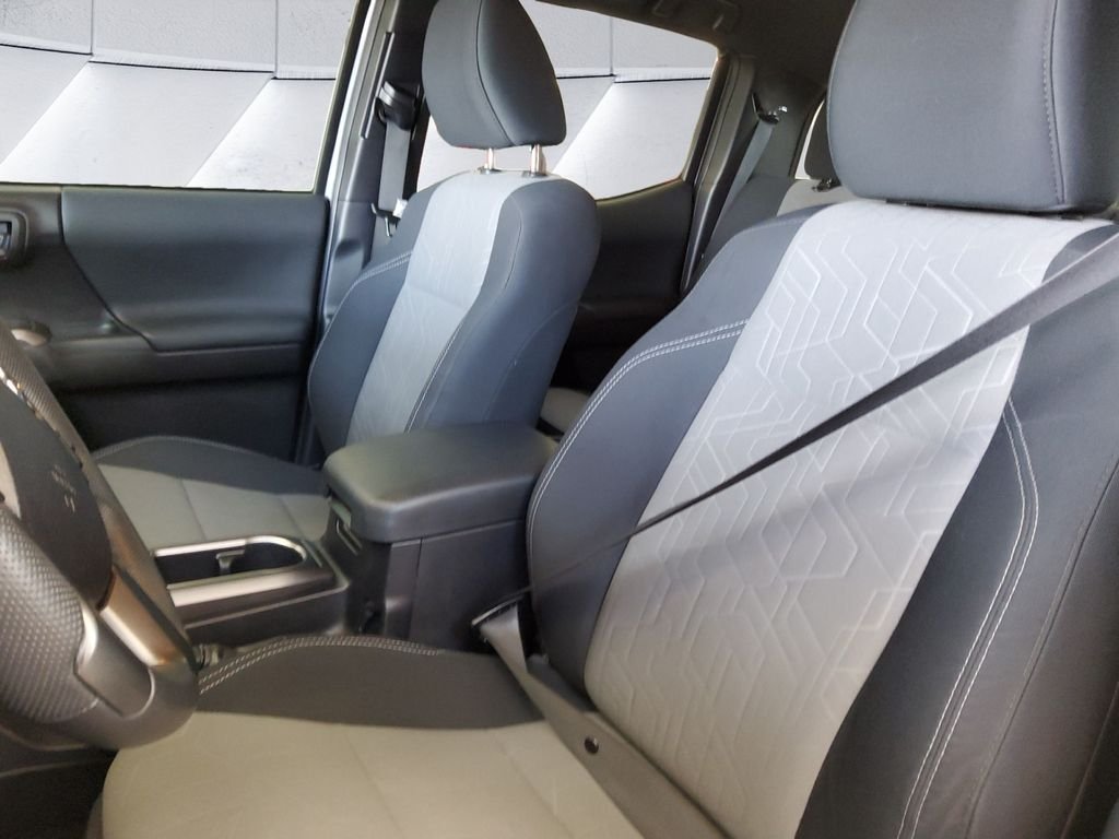 Used 2021  Toyota TRD Off-Road image 8