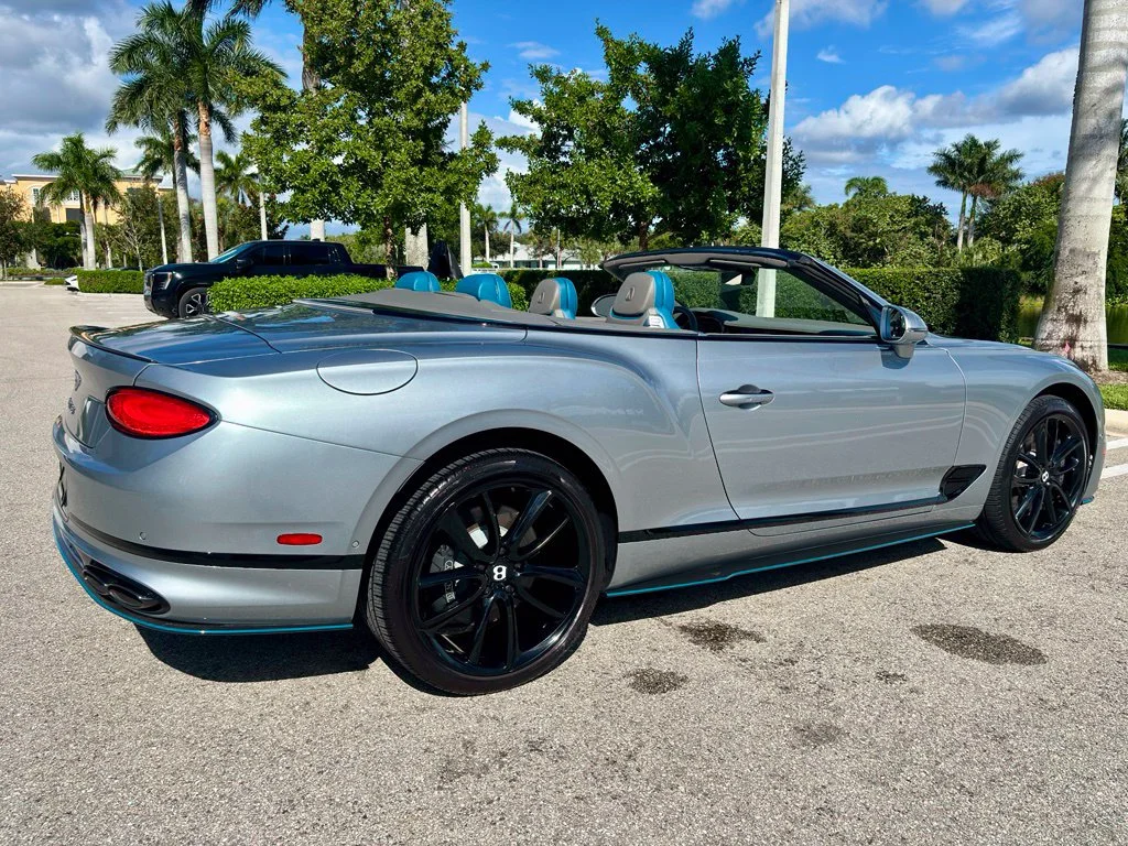 Used 2022 Silver Bentley V8 image 8