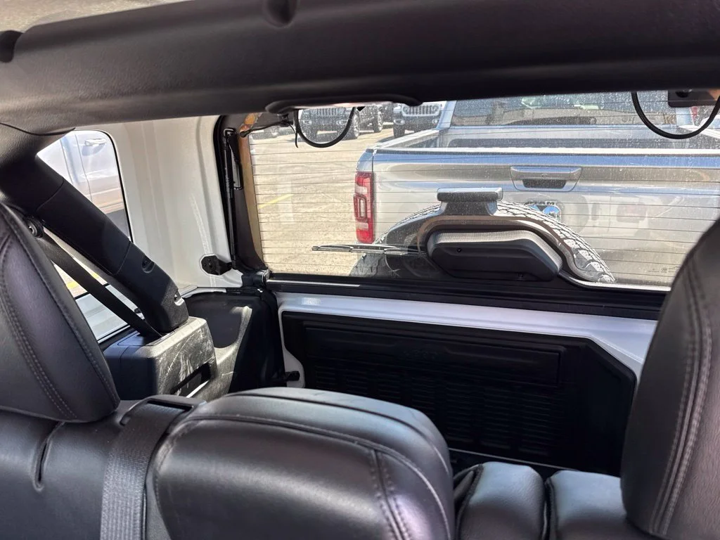 Used 2018 White Jeep Unlimited Sahara image 10