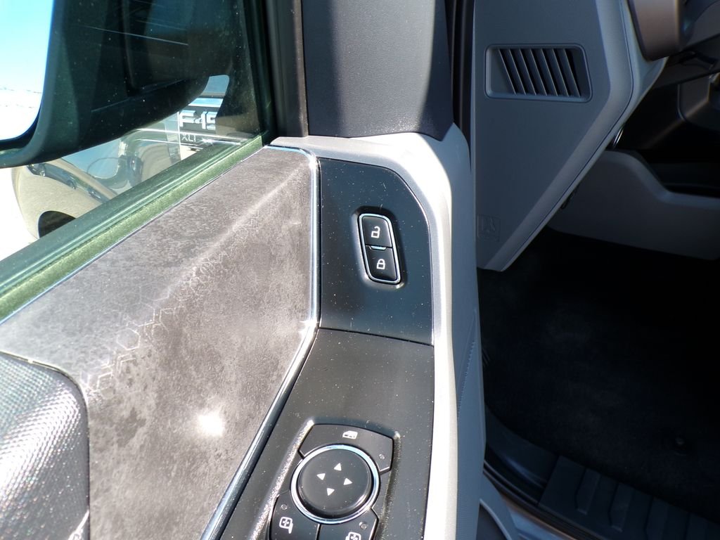 Used 2025 Gray Metallic Ford XLT image 10