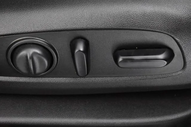 Used 2019 White GMC SLT-1 image 18