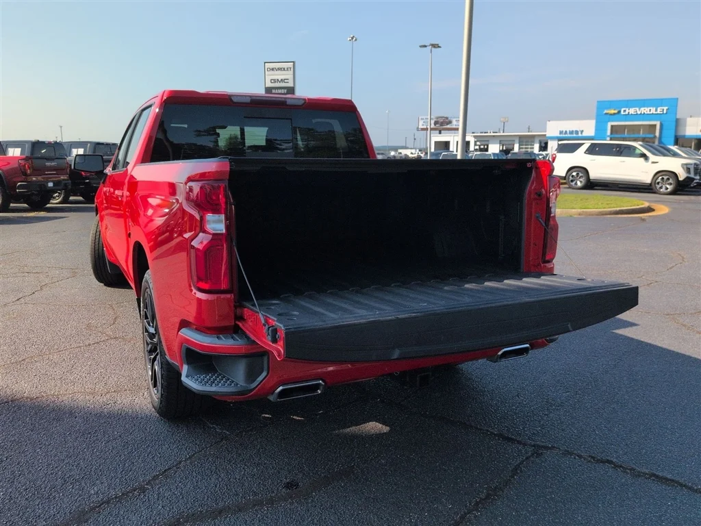 Used 2019 RED HOT Chevrolet RST image 26