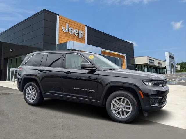 2025 Jeep Grand Cherokee Laredo X 4x4's photo