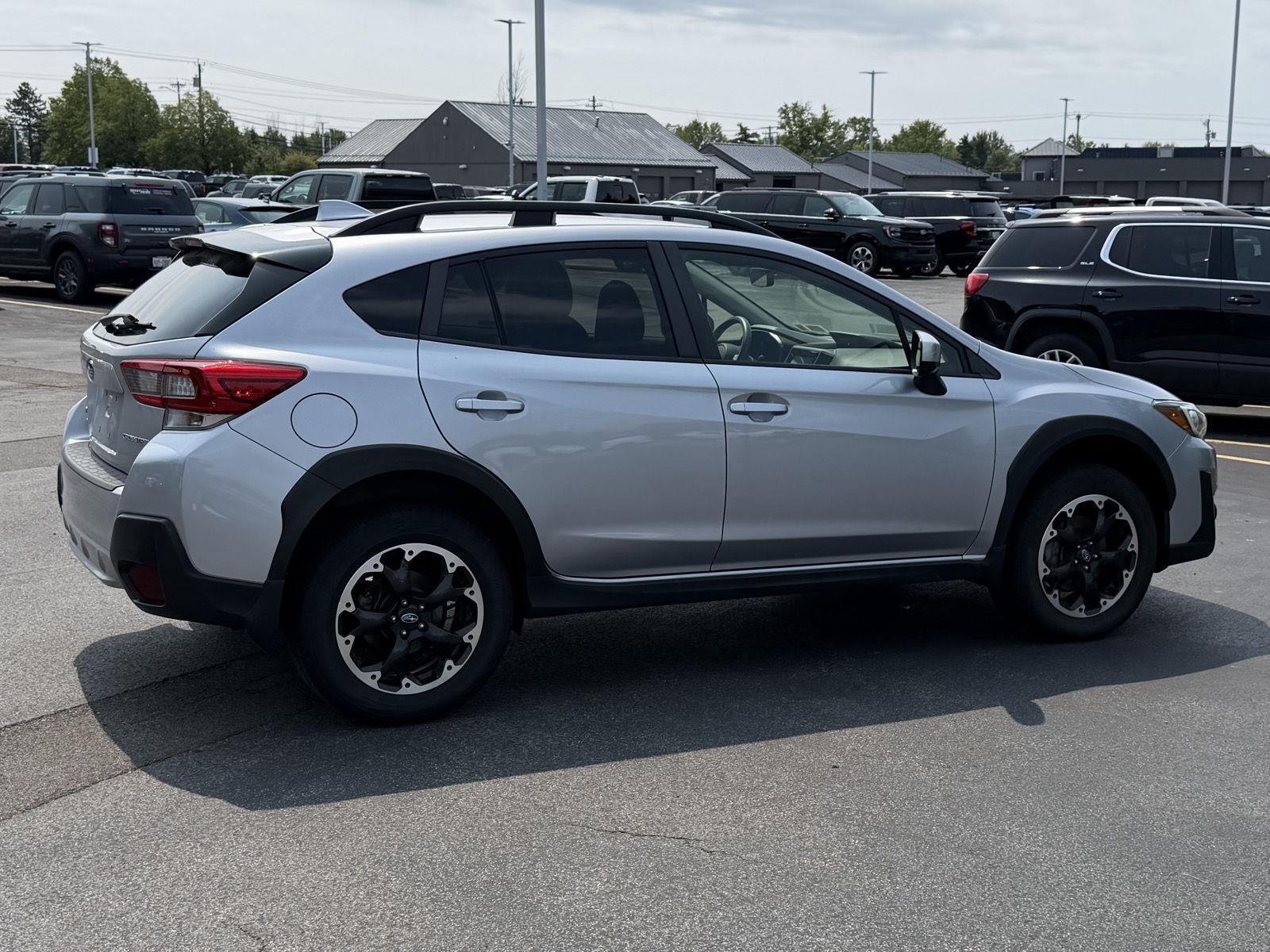 Used 2023 Ice Silver Metallic Subaru Premium image 5