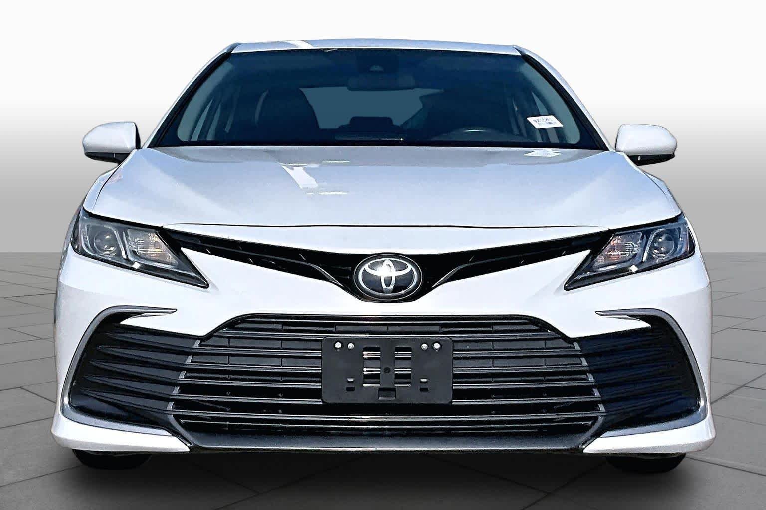 Used 2022 Ice Edge Toyota LE image 4