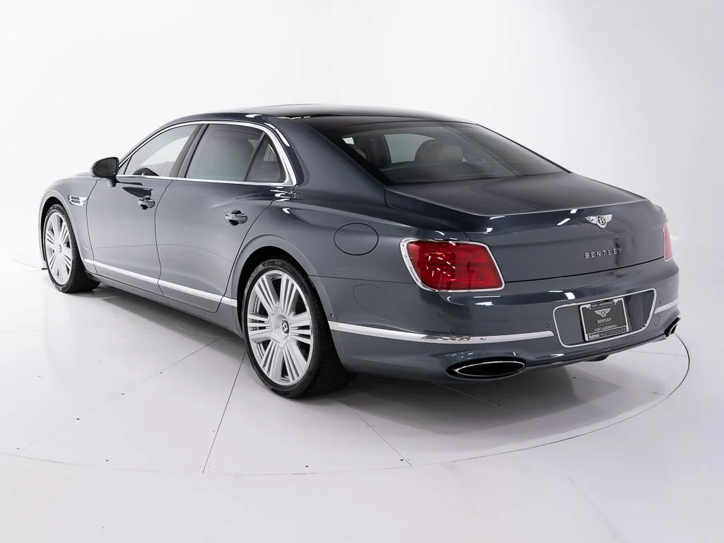 Certified Used 2026 Thunder Bentley Azure image 3