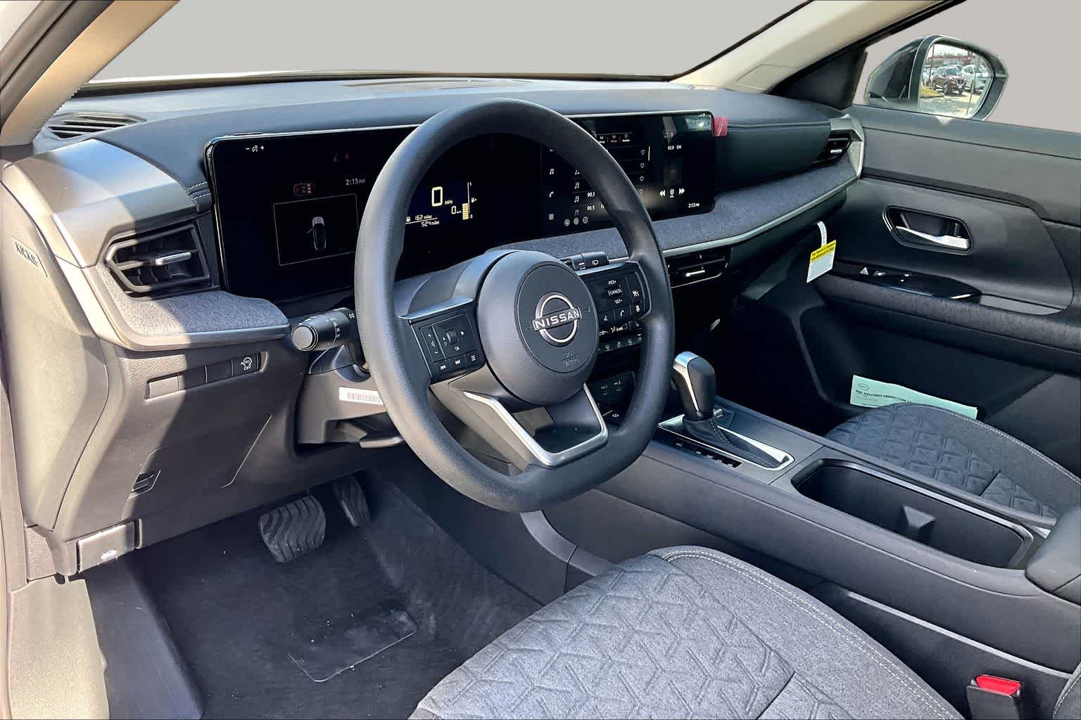 New 2026 Aspen White TriCoat / Super Black Two-tone Nissan SV image 9