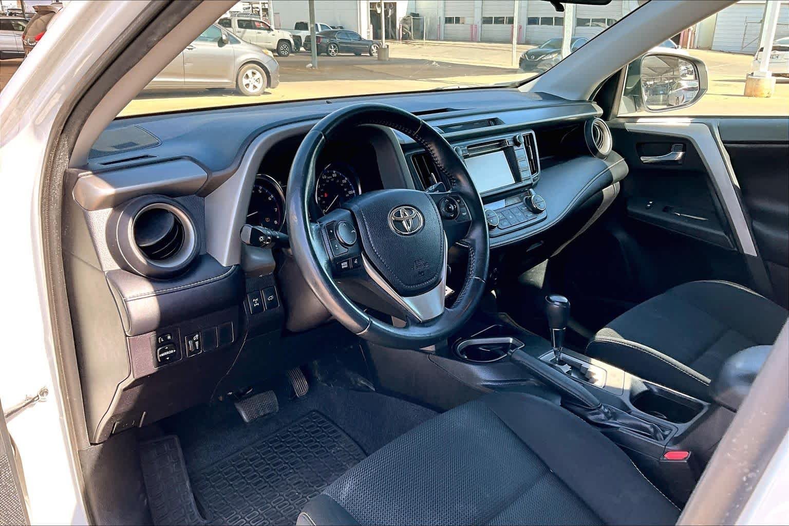Used 2016 Super White Toyota XLE image 17