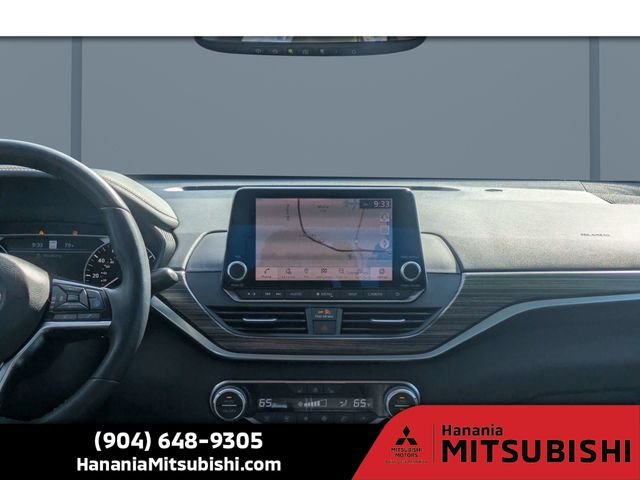 Used 2019 Black Nissan 2.5 Platinum image 17