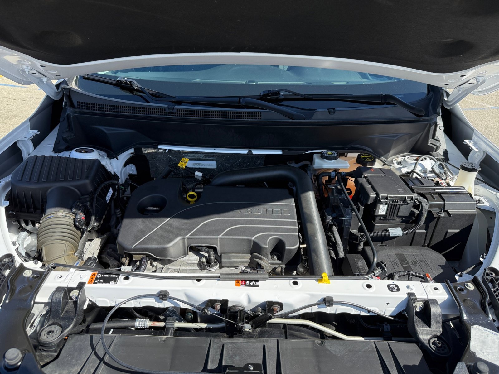 Used 2024 Summit White GMC SLE image 20