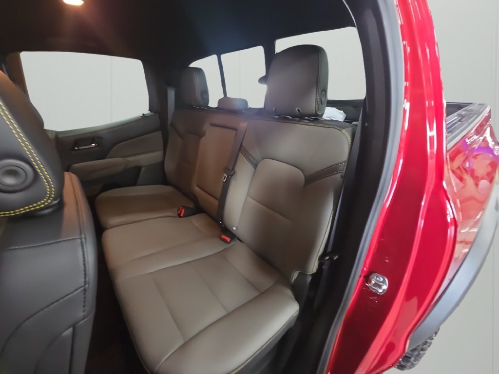 2026 Chevrolet Colorado ZR2 - Photo 16