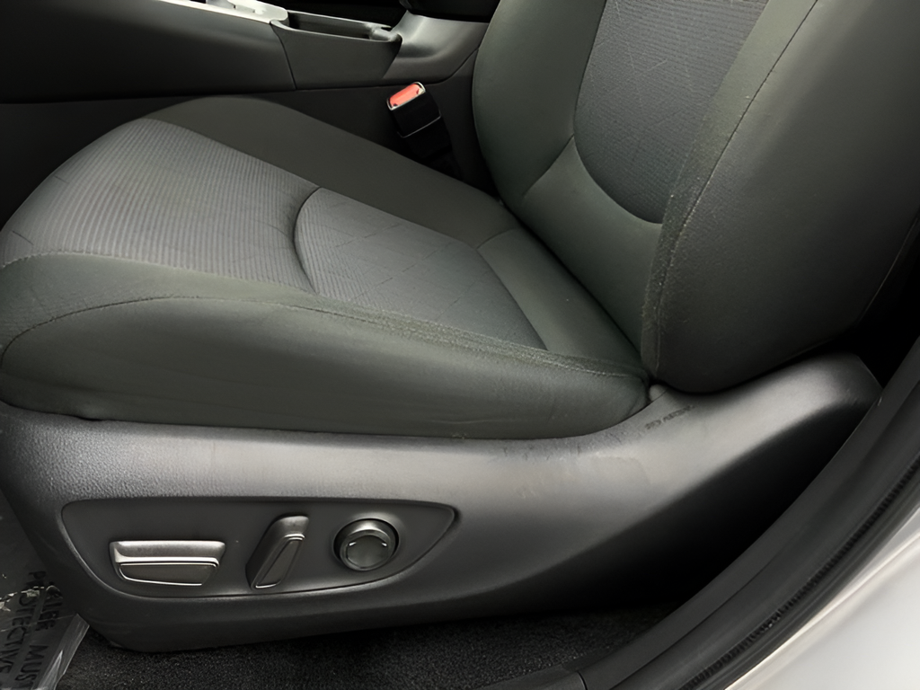 Used 2025 Silver Sky Metallic Toyota XLE image 32