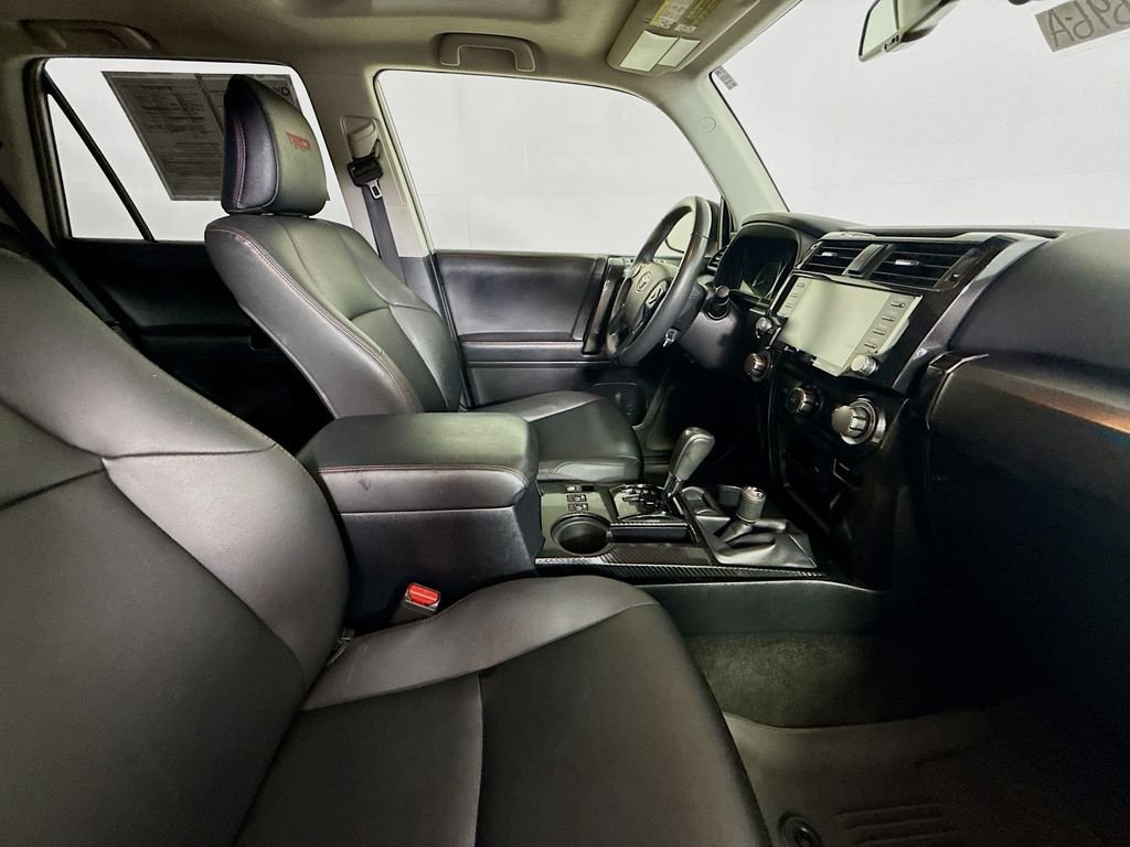 Used 2021 Classic Silver Metallic Toyota Venture image 26