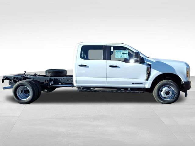 2026 Ford F-350 Super Duty Chassis Cab XL - Photo 11