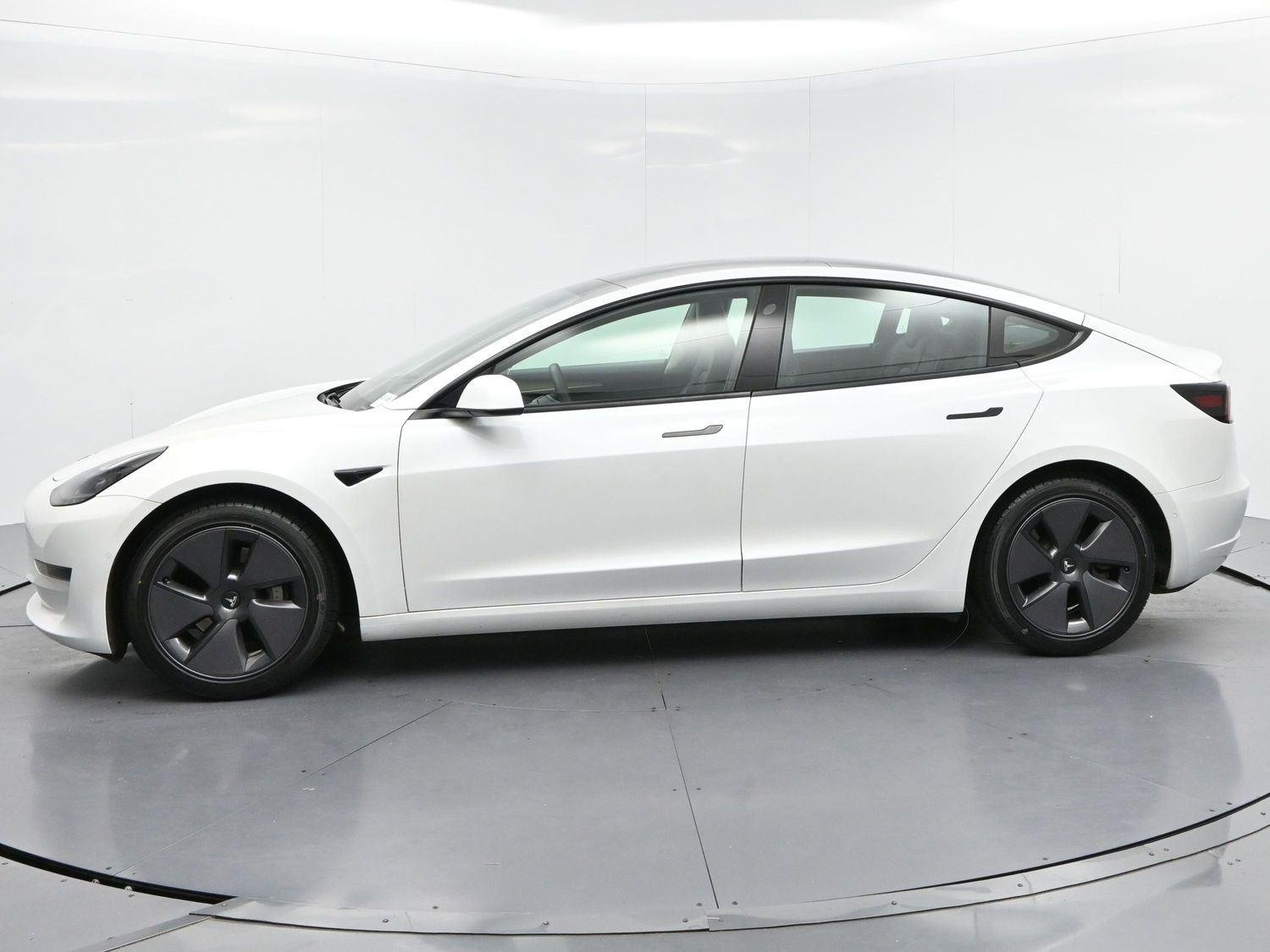Used 2021 Pearl White Multi-Coat Tesla Standard Range Plus image 4