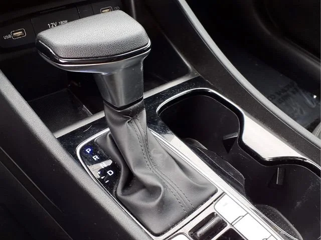 Used 2024  Hyundai SEL image 9