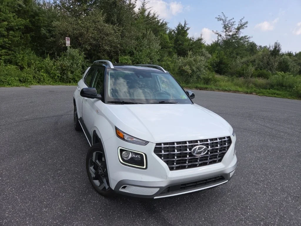 Certified Used 2022 White Hyundai Limited image 2