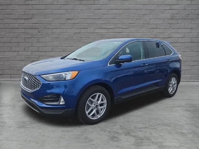 Used 2023 Blue Ford SEL image 3