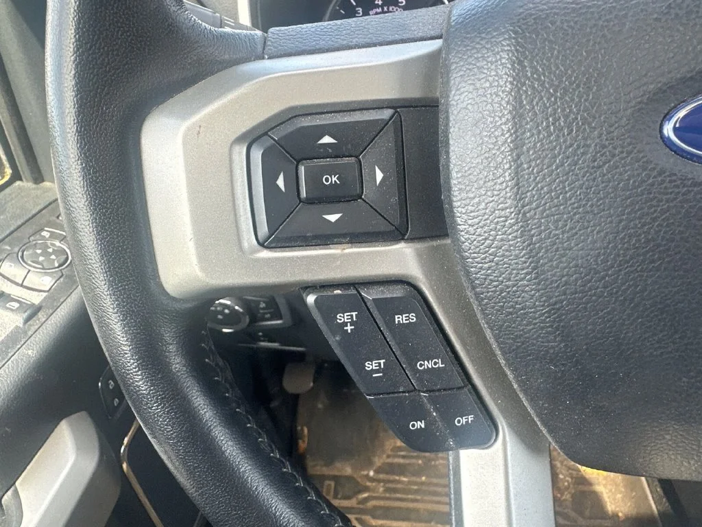 Used 2022 White Ford Lariat image 16
