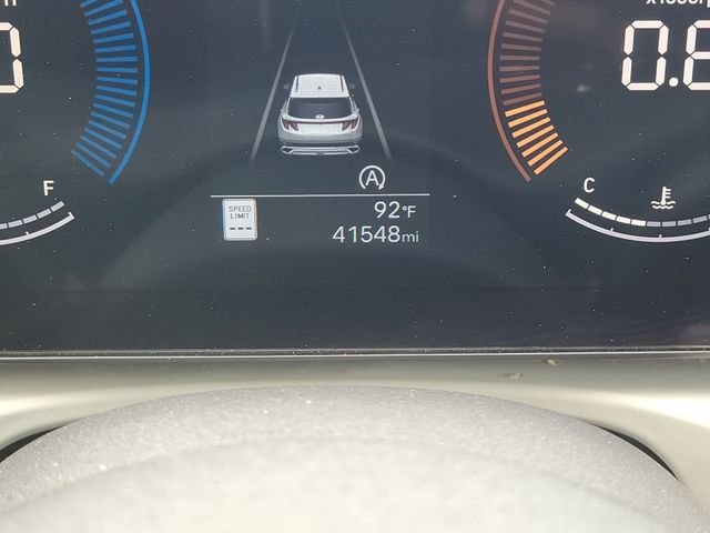 Used 2025 White Hyundai SEL image 23