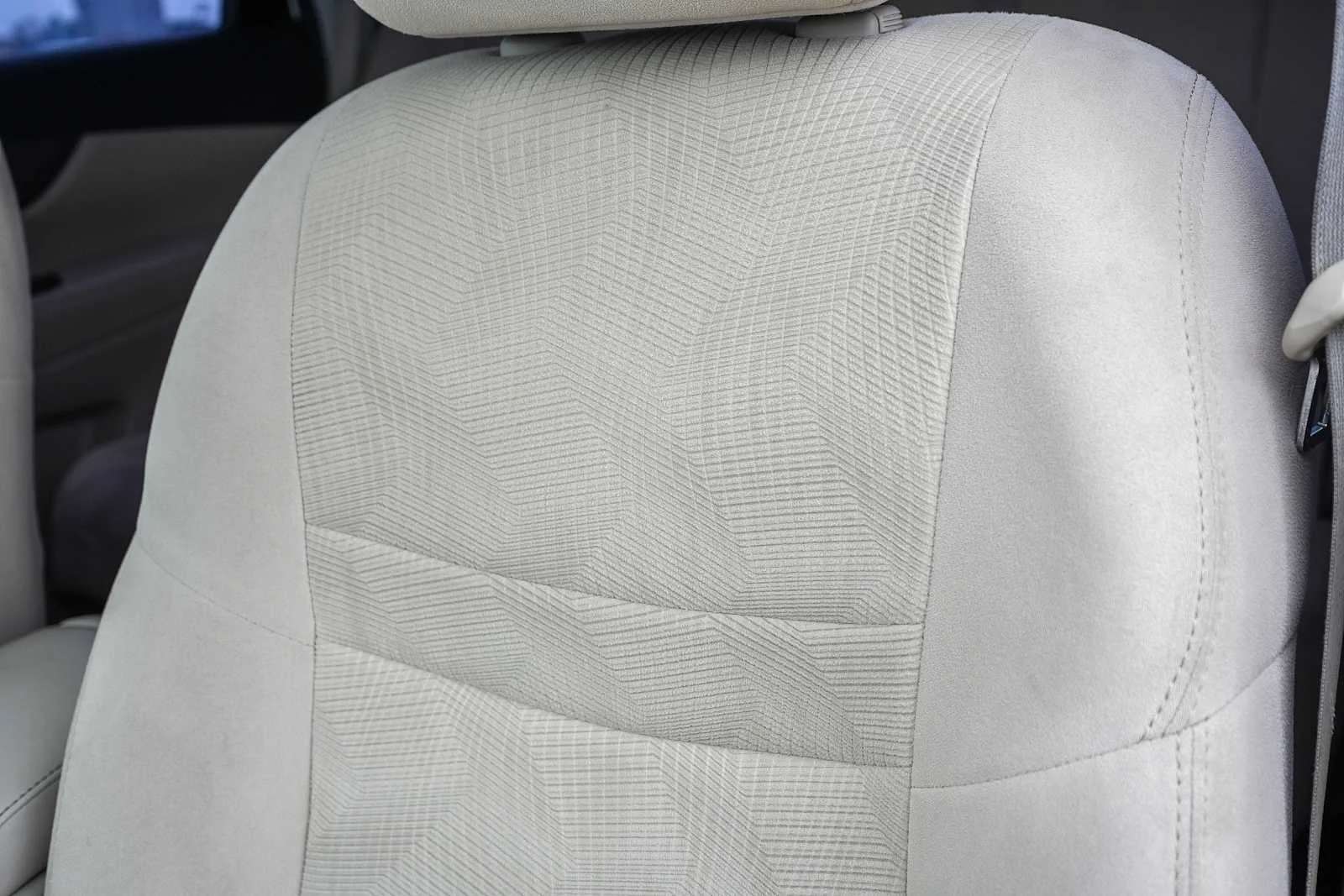 Used 2016 Glacier White Nissan S image 24