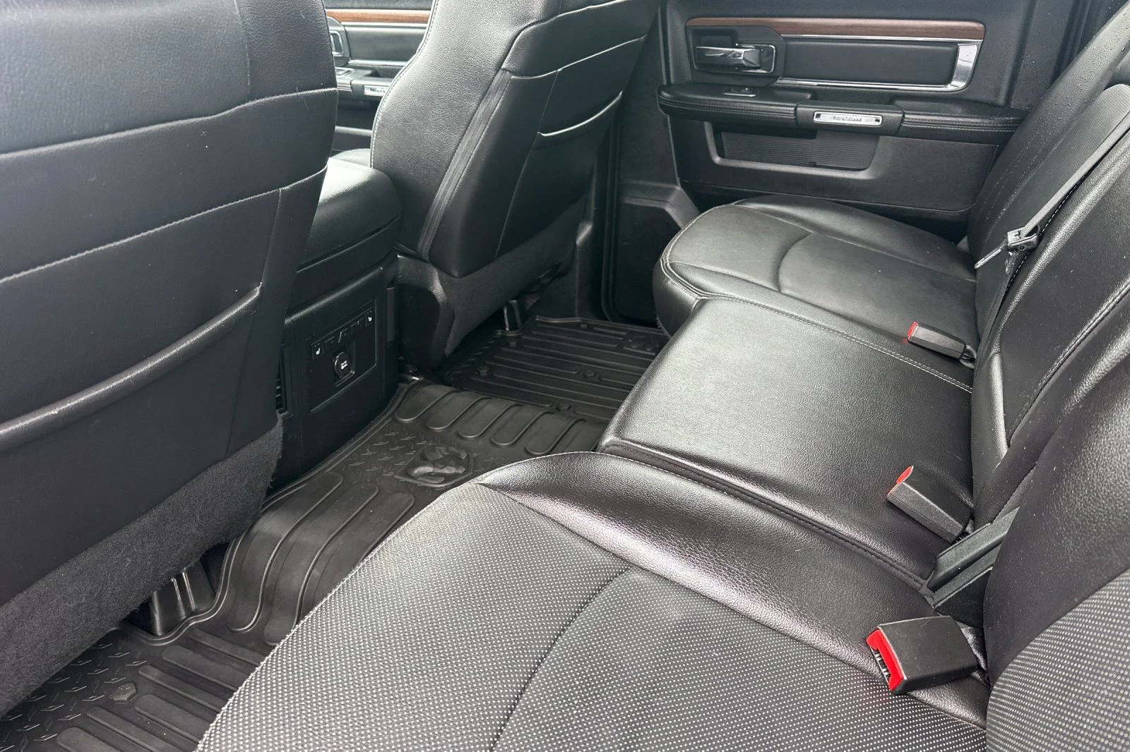 Used 2016 Gray Ram Laramie image 12