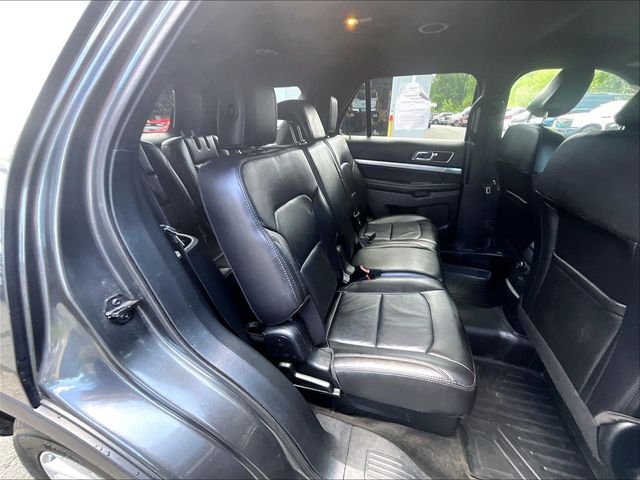 Used 2018 Gray Ford XLT image 22