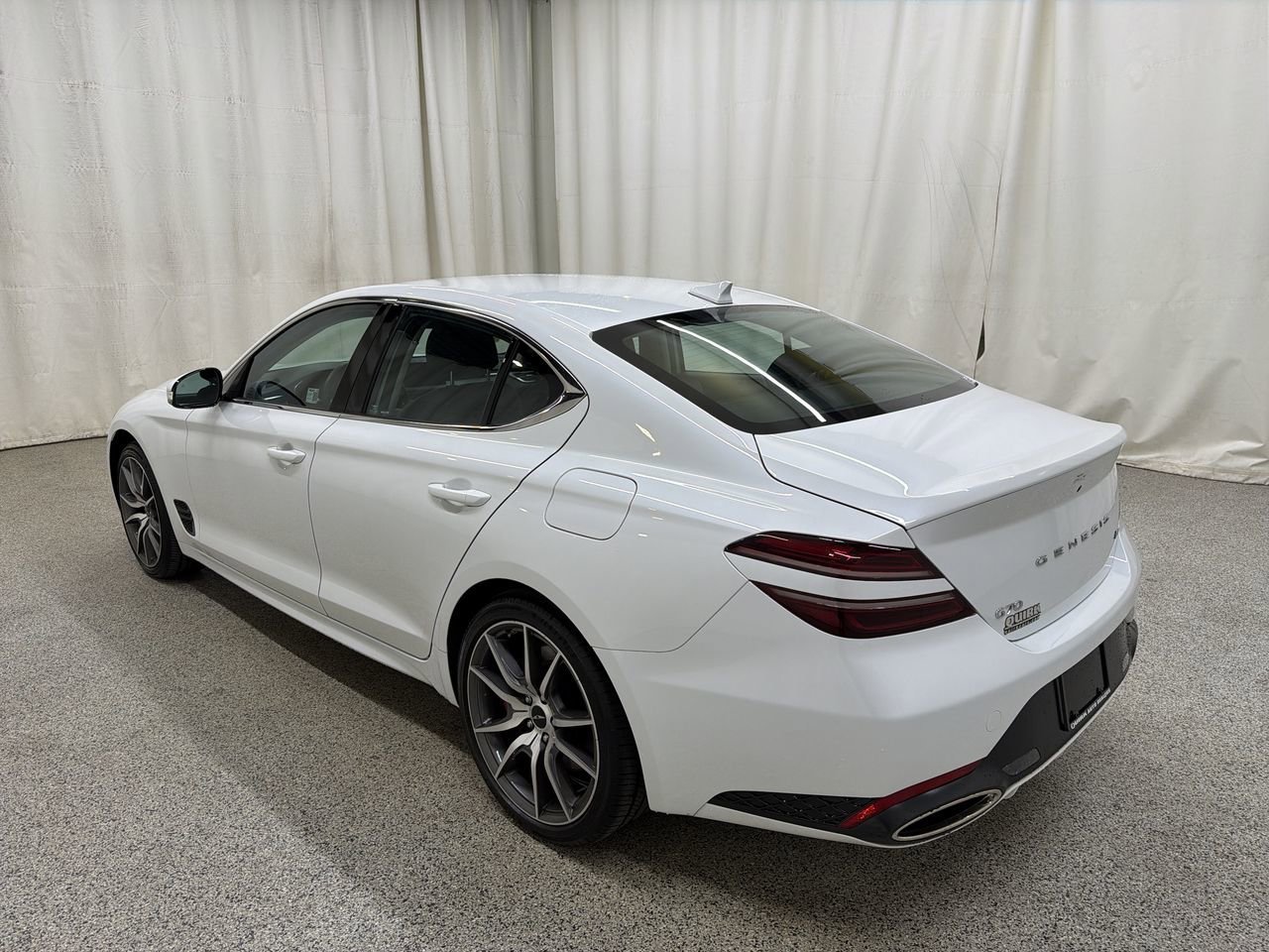 2025 GENESIS G70 Standard - Photo 9