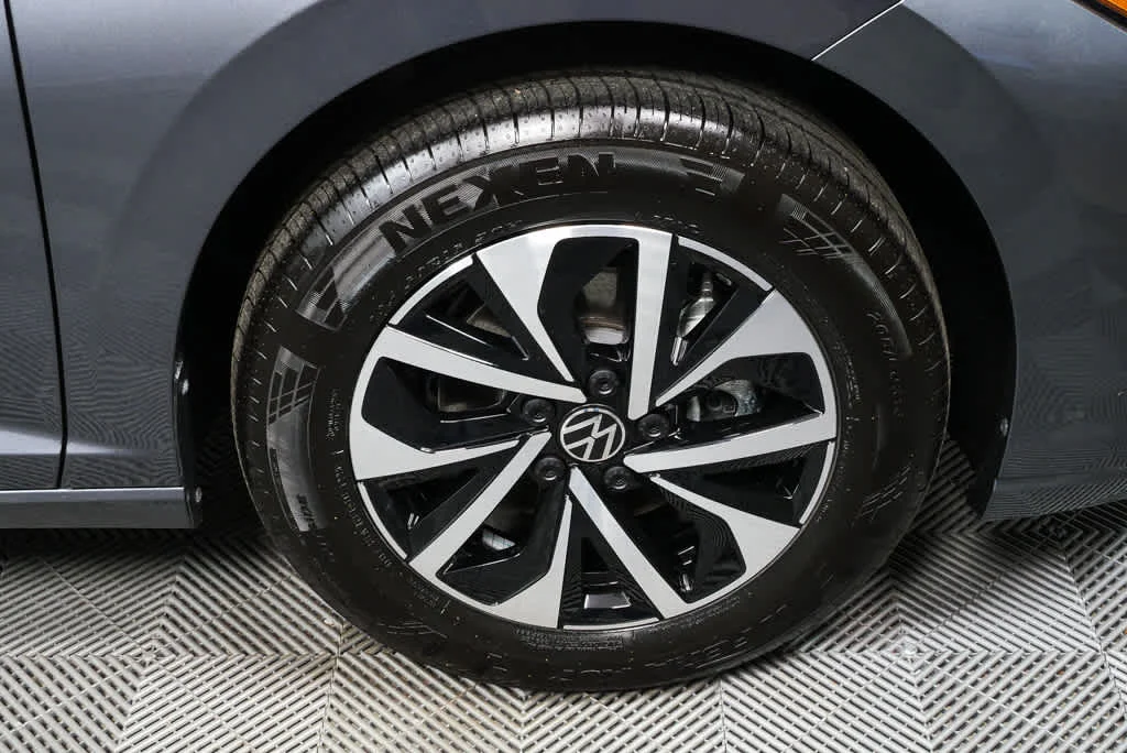 New 2026 Platinum Gray Metallic Volkswagen S image 34