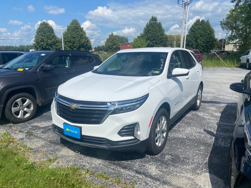 Used 2024 Summit White Chevrolet LT image 3