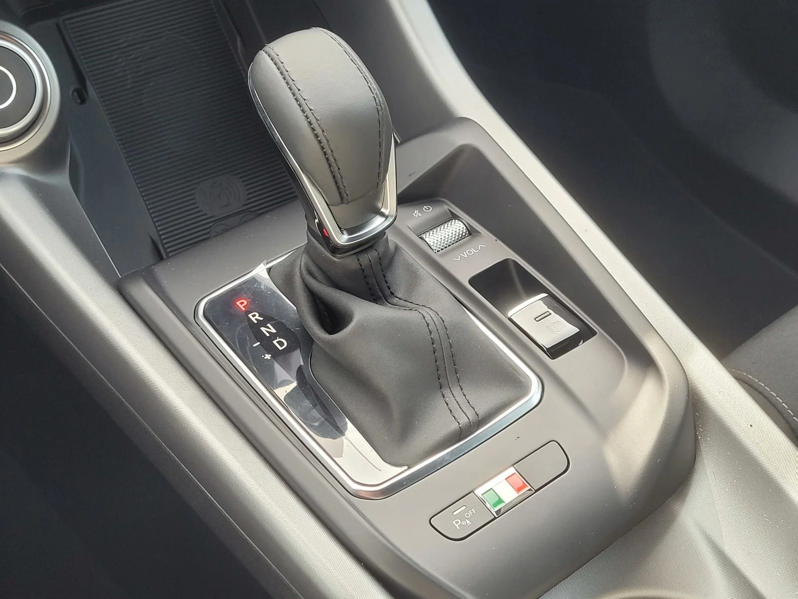 2025 Alfa Romeo Tonale Base - Photo 25