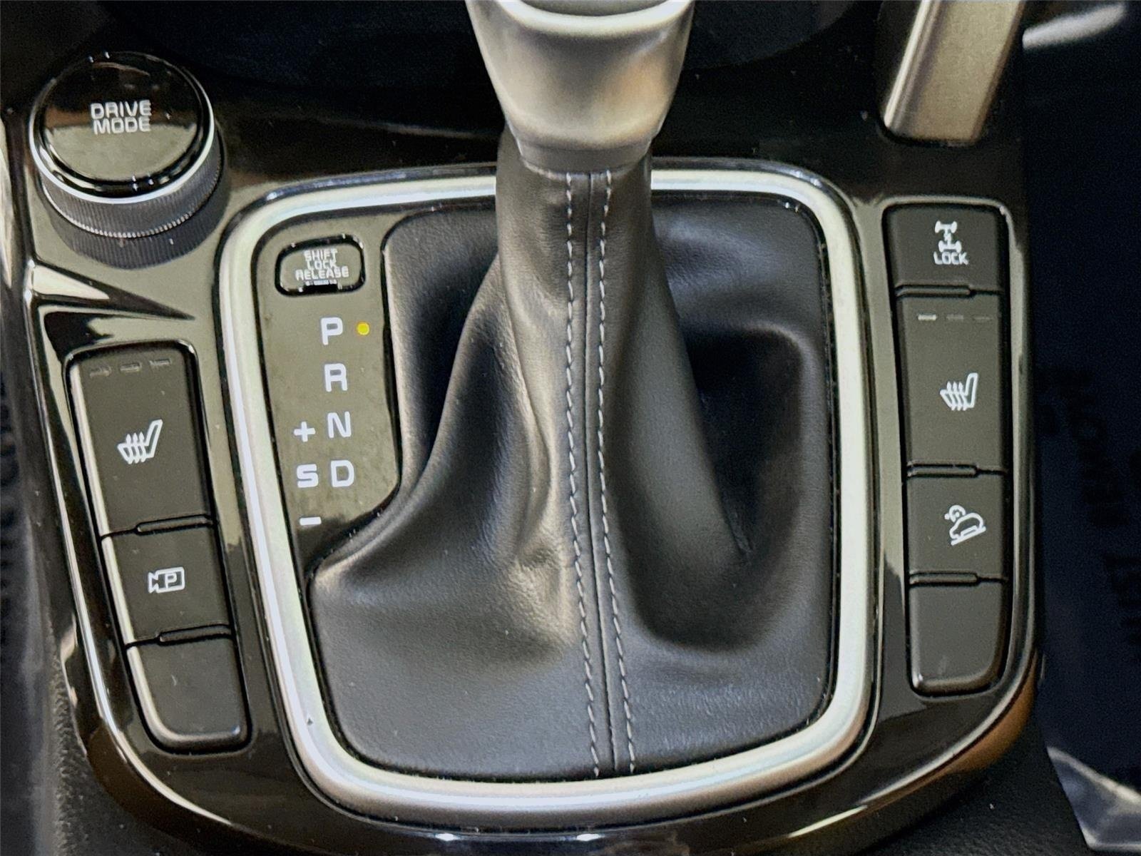 Used 2024 Fusion Black Kia SX image 22