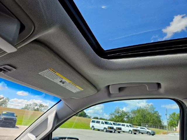 Used 2020 Black GMC SLT image 21