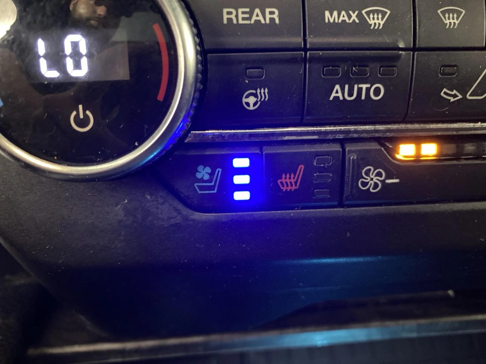 Used 2018 Blue Ford Limited image 25